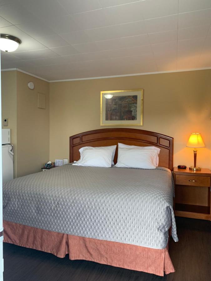 Dunlop Motel Goderich Exterior photo
